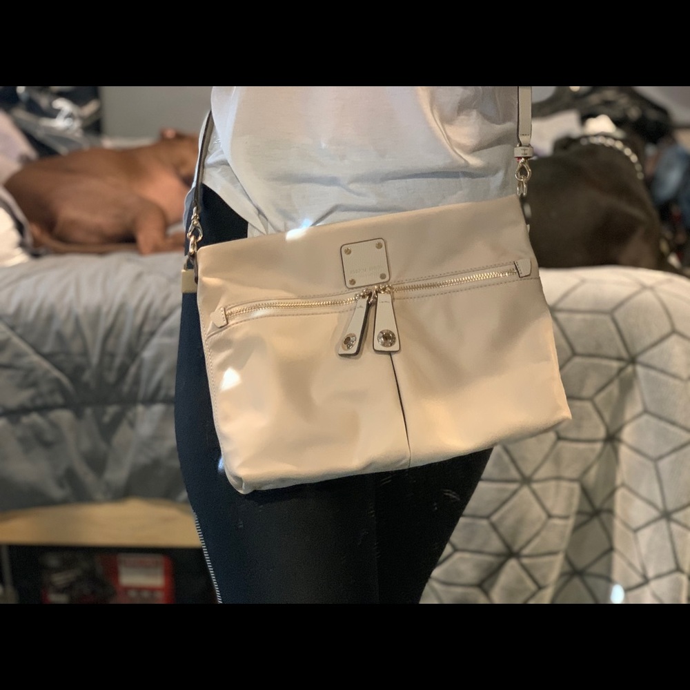 Jetsetter Messenger crossbody